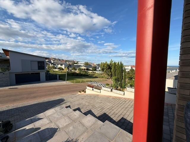 4 Bedroom Property for Sale in Monte Christo Western Cape